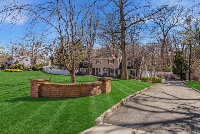 12 Bob O Link Lane, Northport, NY 11768