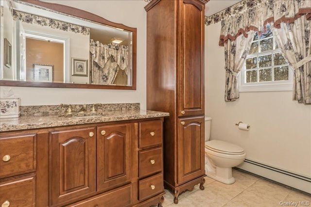 12 Bob O Link Lane, Northport, NY 11768