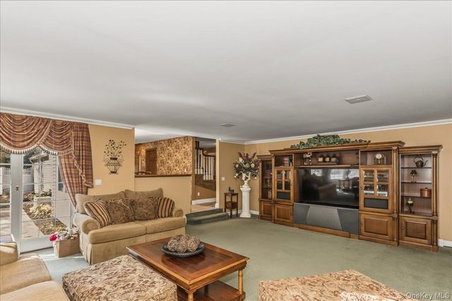 12 Bob O Link Lane, Northport, NY 11768