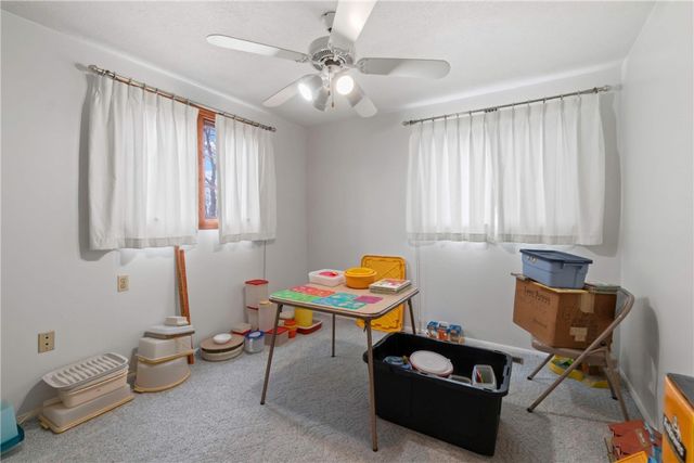 2545 Ashwood Ct, Economy, PA 15042