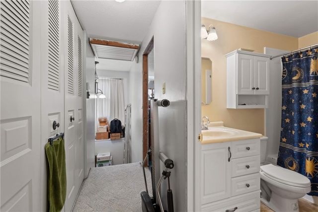 2545 Ashwood Ct, Economy, PA 15042