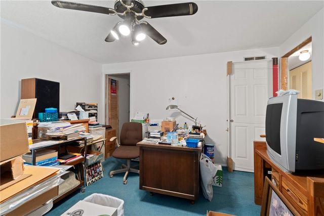 2545 Ashwood Ct, Economy, PA 15042