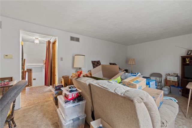 2545 Ashwood Ct, Economy, PA 15042