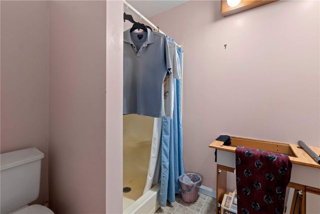 2545 Ashwood Ct, Economy, PA 15042