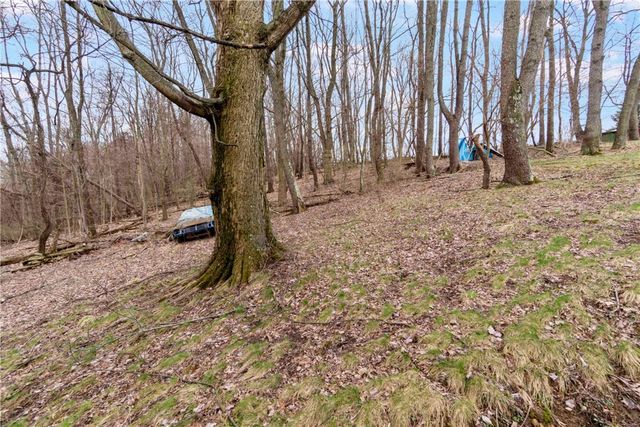 2545 Ashwood Ct, Economy, PA 15042