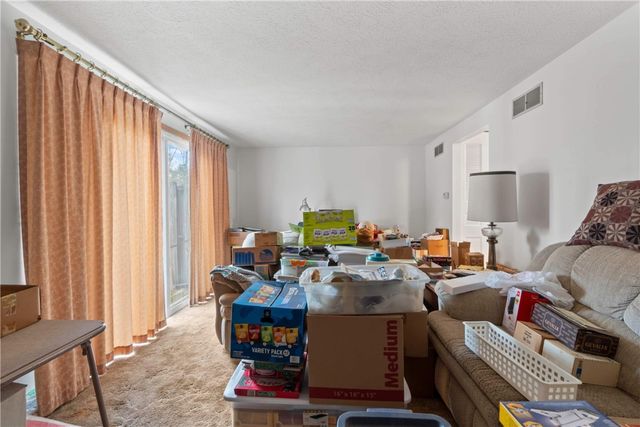 2545 Ashwood Ct, Economy, PA 15042