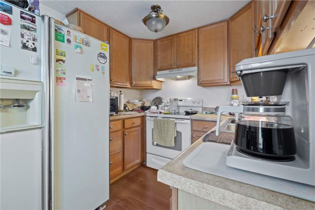 2545 Ashwood Ct, Economy, PA 15042