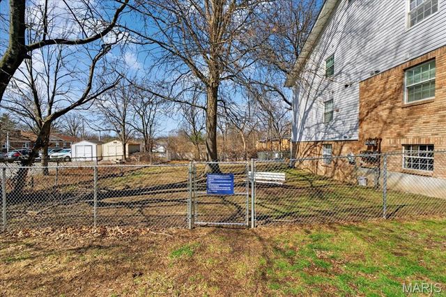 667 S Kirkwood Road 102, Kirkwood, MO 63122