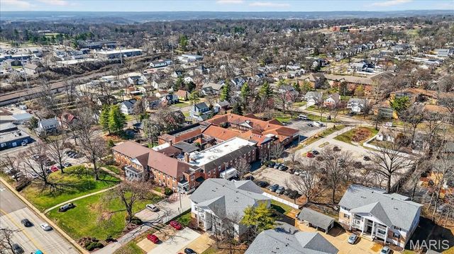 667 S Kirkwood Road 102, Kirkwood, MO 63122