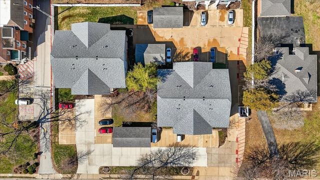 667 S Kirkwood Road 102, Kirkwood, MO 63122