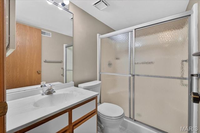 667 S Kirkwood Road 102, Kirkwood, MO 63122