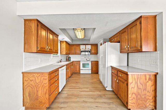 2206 W Rockwood Street, Springfield, MO 65807