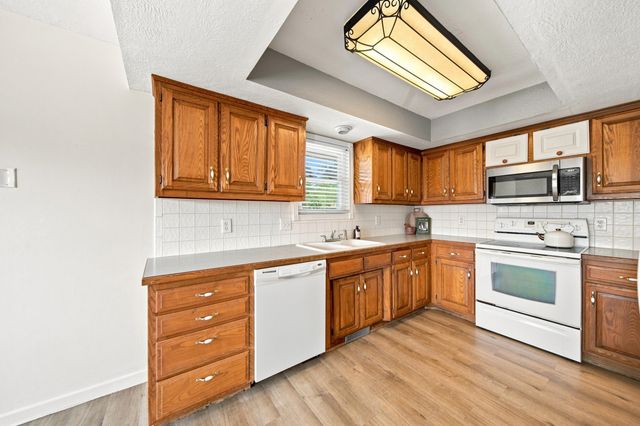 2206 W Rockwood Street, Springfield, MO 65807
