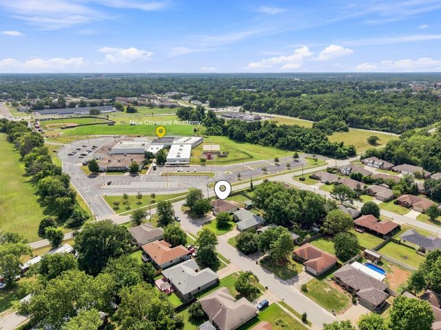 2206 W Rockwood Street, Springfield, MO 65807
