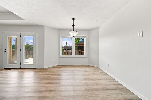2206 W Rockwood Street, Springfield, MO 65807