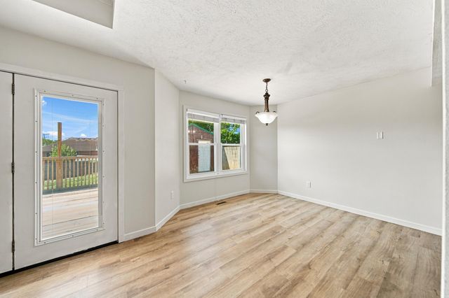 2206 W Rockwood Street, Springfield, MO 65807