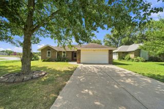 2206 W Rockwood Street, Springfield, MO 65807