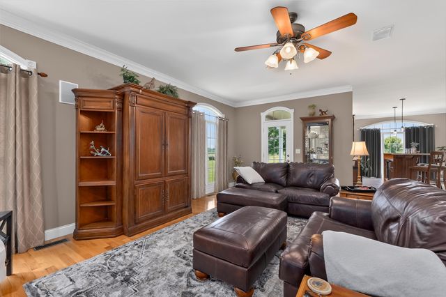 102 Harbour Pointe Drive, Williamstown, KY 41097