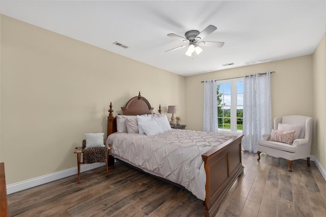 102 Harbour Pointe Drive, Williamstown, KY 41097