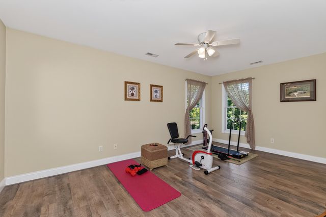 102 Harbour Pointe Drive, Williamstown, KY 41097