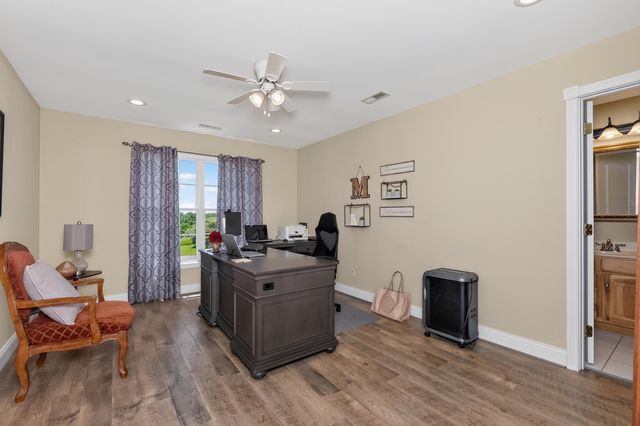 102 Harbour Pointe Drive, Williamstown, KY 41097