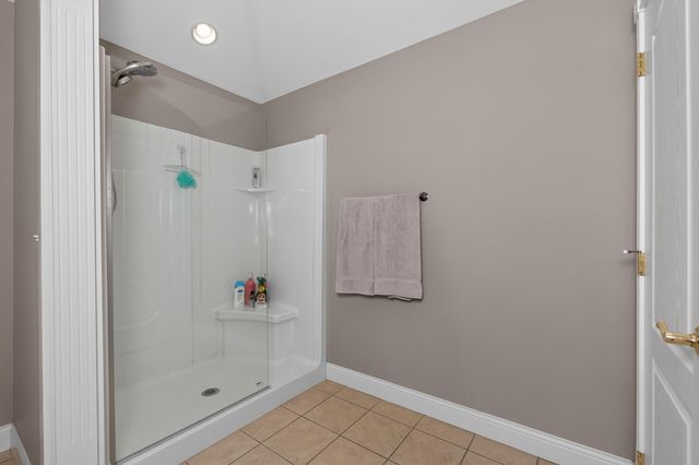 102 Harbour Pointe Drive, Williamstown, KY 41097