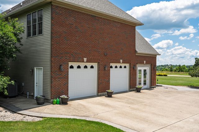 102 Harbour Pointe Drive, Williamstown, KY 41097
