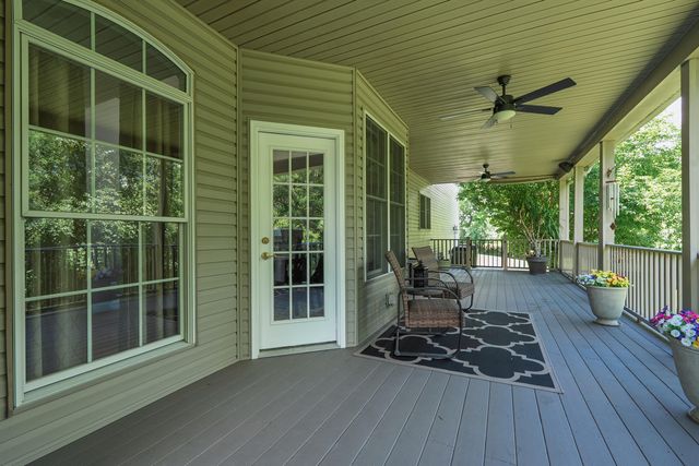 102 Harbour Pointe Drive, Williamstown, KY 41097