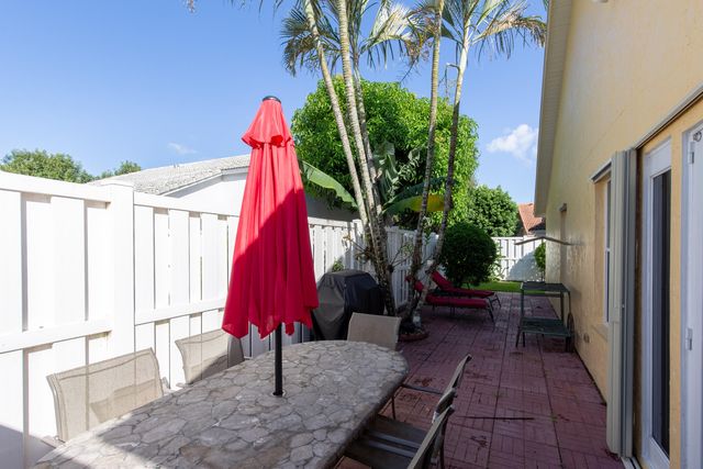 2689 Fairway Cove Court E, Wellington, FL 33414