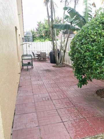 2689 Fairway Cove Court E, Wellington, FL 33414
