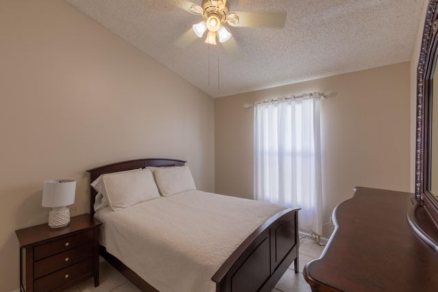2689 Fairway Cove Court E, Wellington, FL 33414