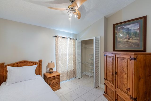 2689 Fairway Cove Court E, Wellington, FL 33414