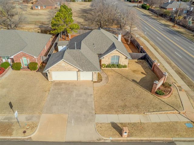 101 Halifax Way, Norman, OK 73069