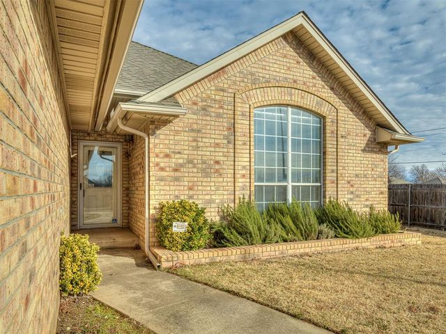 101 Halifax Way, Norman, OK 73069