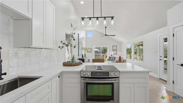 136 Lakeside Drive, Seguin, TX 78155