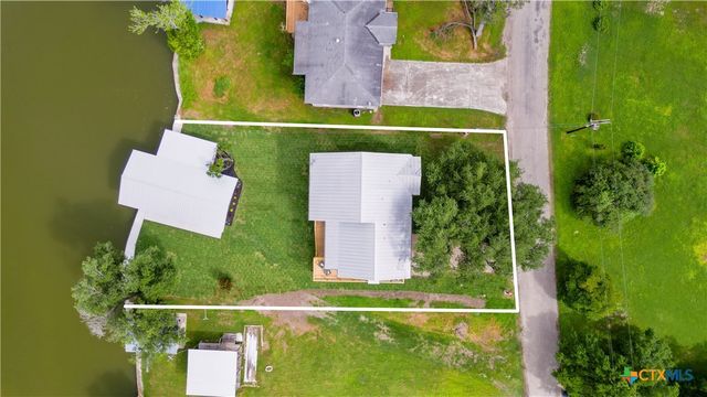 136 Lakeside Drive, Seguin, TX 78155
