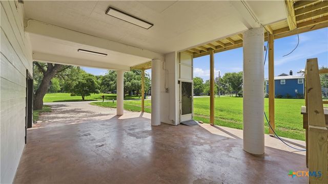 136 Lakeside Drive, Seguin, TX 78155