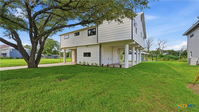 136 Lakeside Drive, Seguin, TX 78155