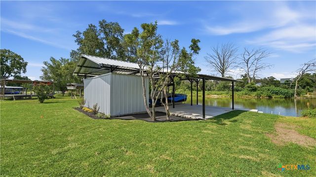 136 Lakeside Drive, Seguin, TX 78155