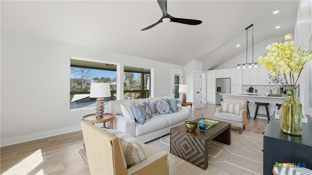 136 Lakeside Drive, Seguin, TX 78155
