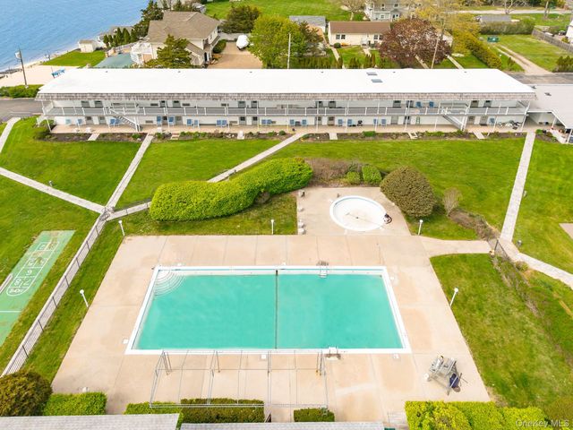 50 Rampasture Road 6, Hampton Bays, NY 11946