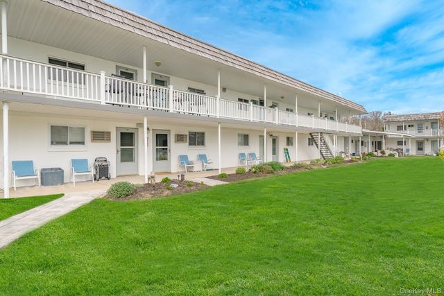 50 Rampasture Road 6, Hampton Bays, NY 11946
