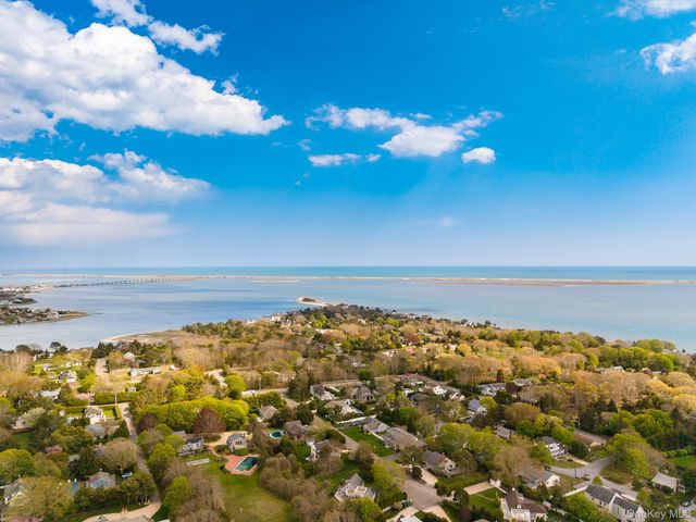 50 Rampasture Road 6, Hampton Bays, NY 11946