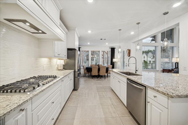 1004 Ivy Meadow Lane, Pinehurst, TX 77362