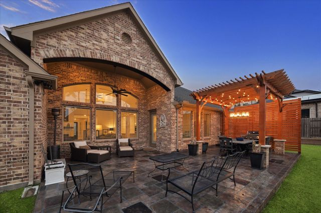 1004 Ivy Meadow Lane, Pinehurst, TX 77362