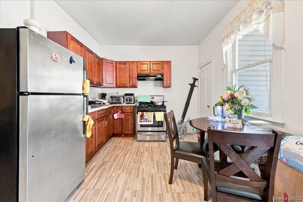 356 Riverdale Avenue 1, Yonkers, NY 10705 — photo 3