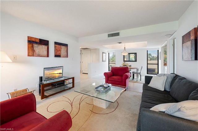 4551 Gulf Shore BLVD N 306, Naples, FL 34103