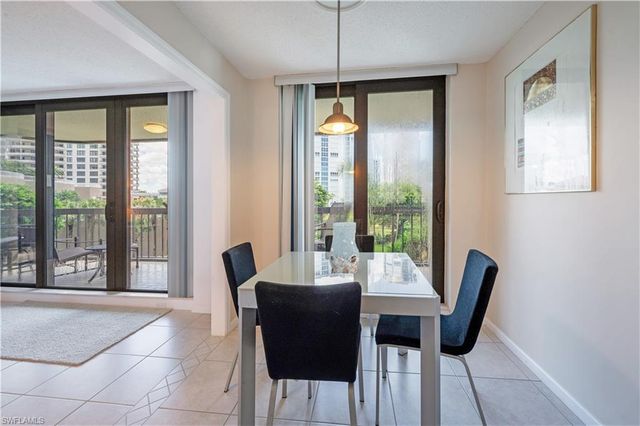 4551 Gulf Shore BLVD N 306, Naples, FL 34103