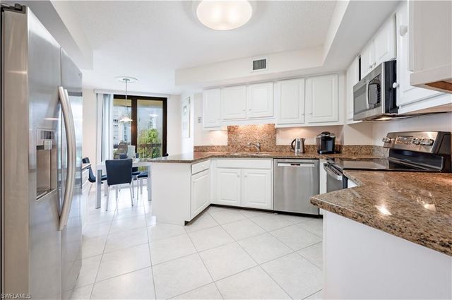 4551 Gulf Shore BLVD N 306, Naples, FL 34103