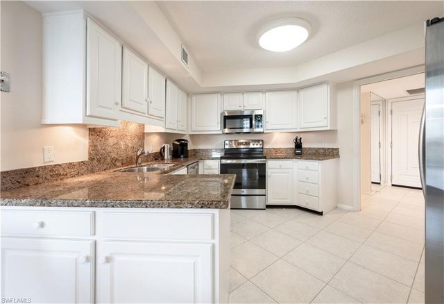 4551 Gulf Shore BLVD N 306, Naples, FL 34103